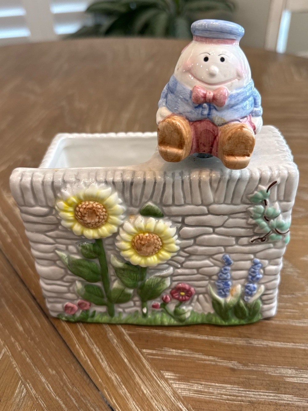 LBK Ceramic Humpty Dumpty Planter Flower Pot plays music Tested Works